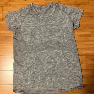 Lululemon Gray White Swiftly Tech Short Sleeve Top Size 10